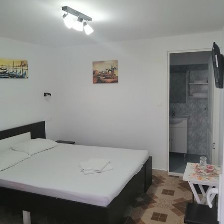 Casa Alexandru Hotel Două Mai Buitenkant foto