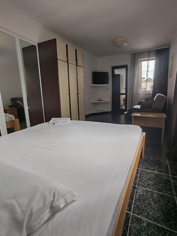 Casa Alexandru Hotel Două Mai Buitenkant foto