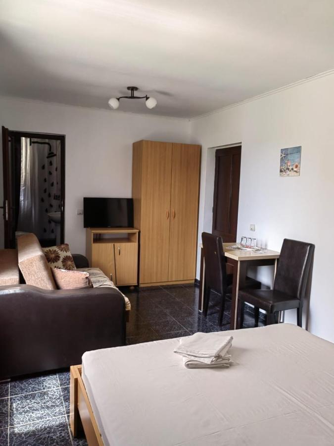 Casa Alexandru Hotel Două Mai Buitenkant foto