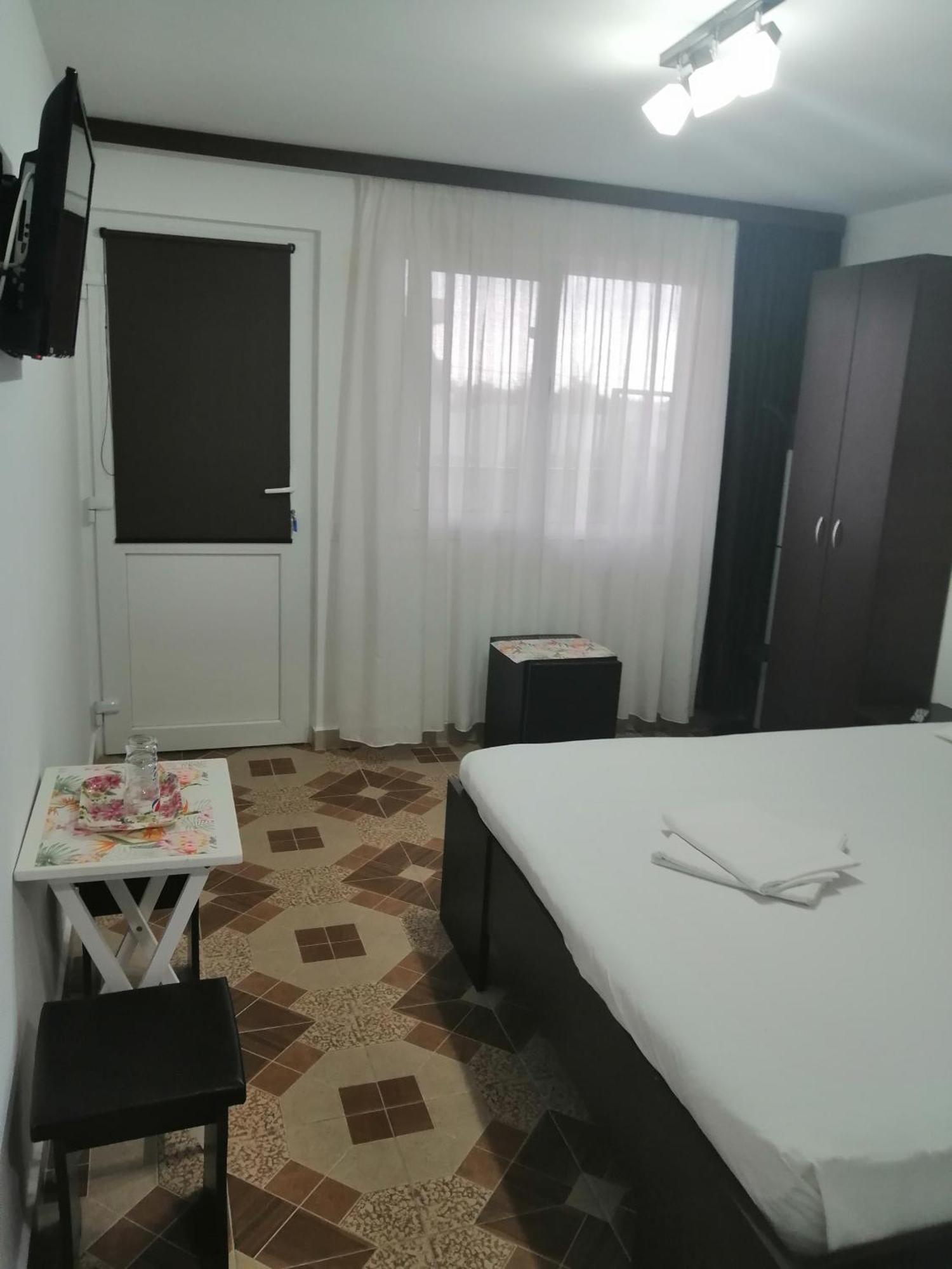 Casa Alexandru Hotel Două Mai Buitenkant foto