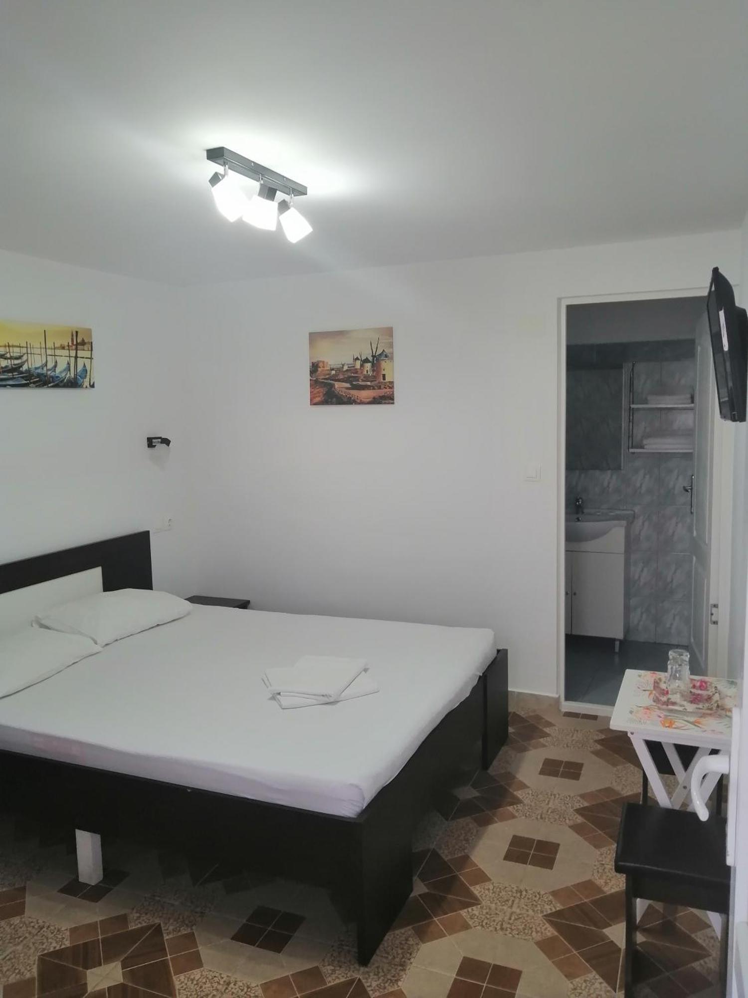 Casa Alexandru Hotel Două Mai Buitenkant foto